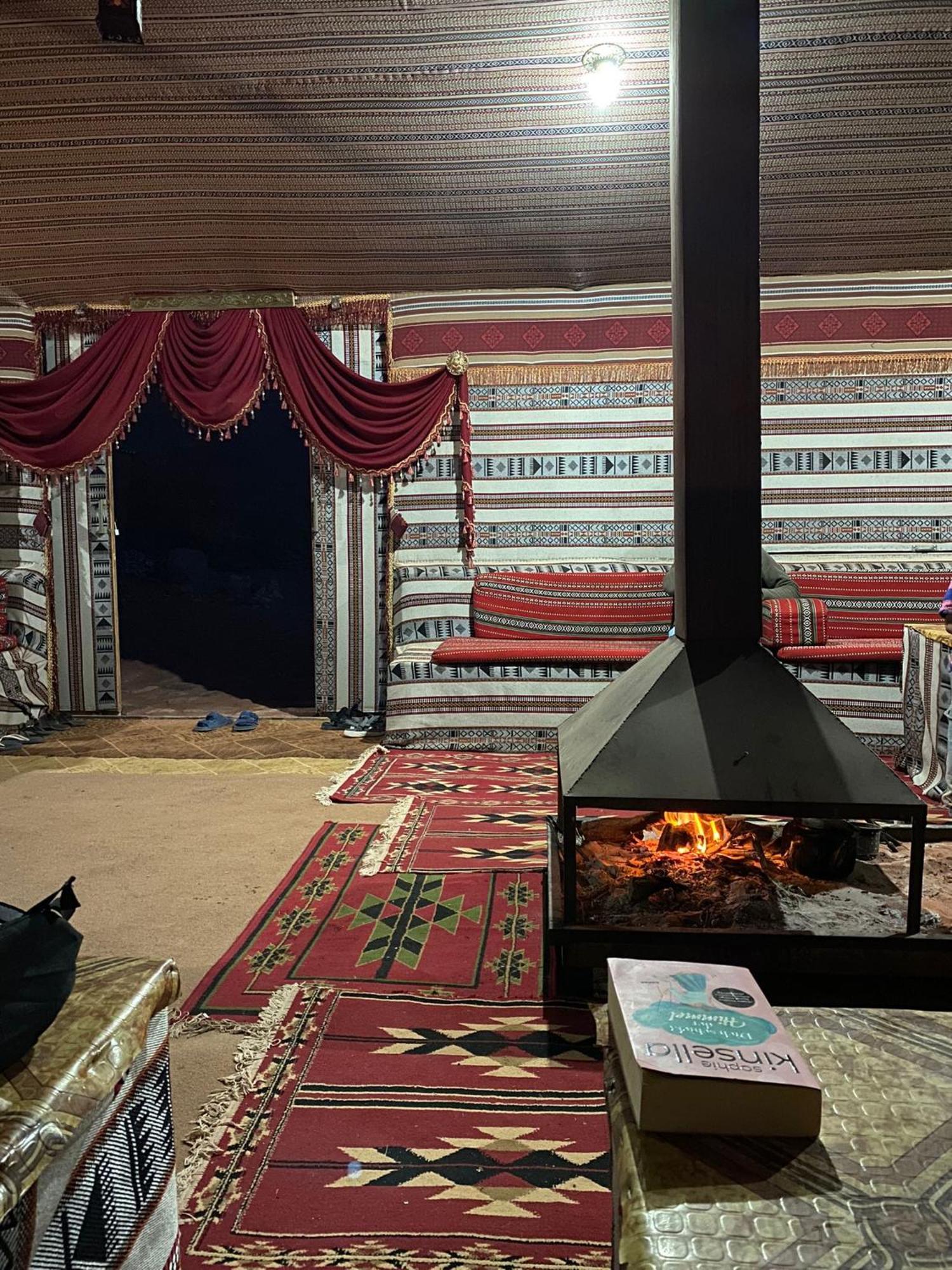 Omar Ghazi Camp Hotel Wadi Rum Exterior foto