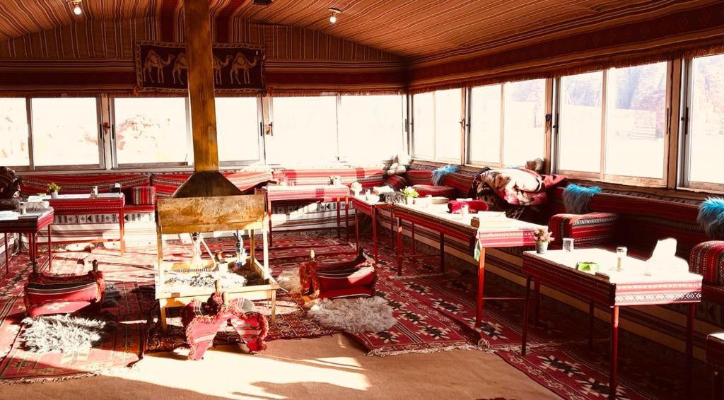Omar Ghazi Camp Hotel Wadi Rum Exterior foto